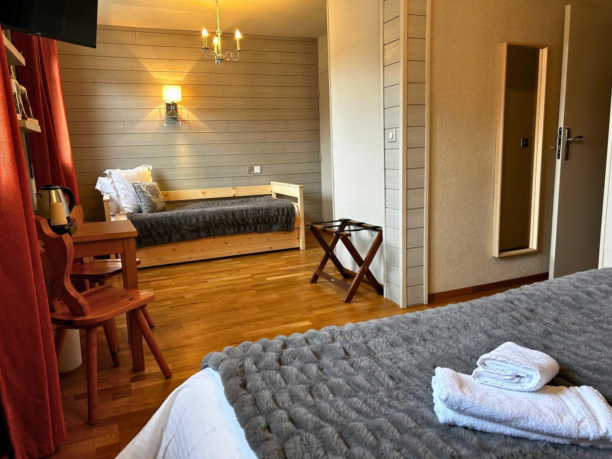 Hotel La Rencluse Saint-Mamet Exterior photo