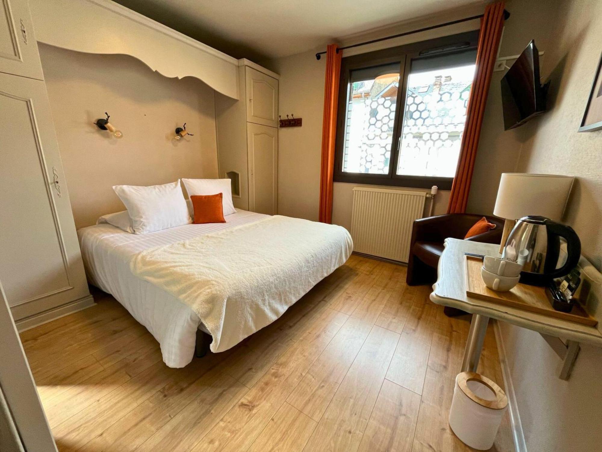 Hotel La Rencluse Saint-Mamet Exterior photo