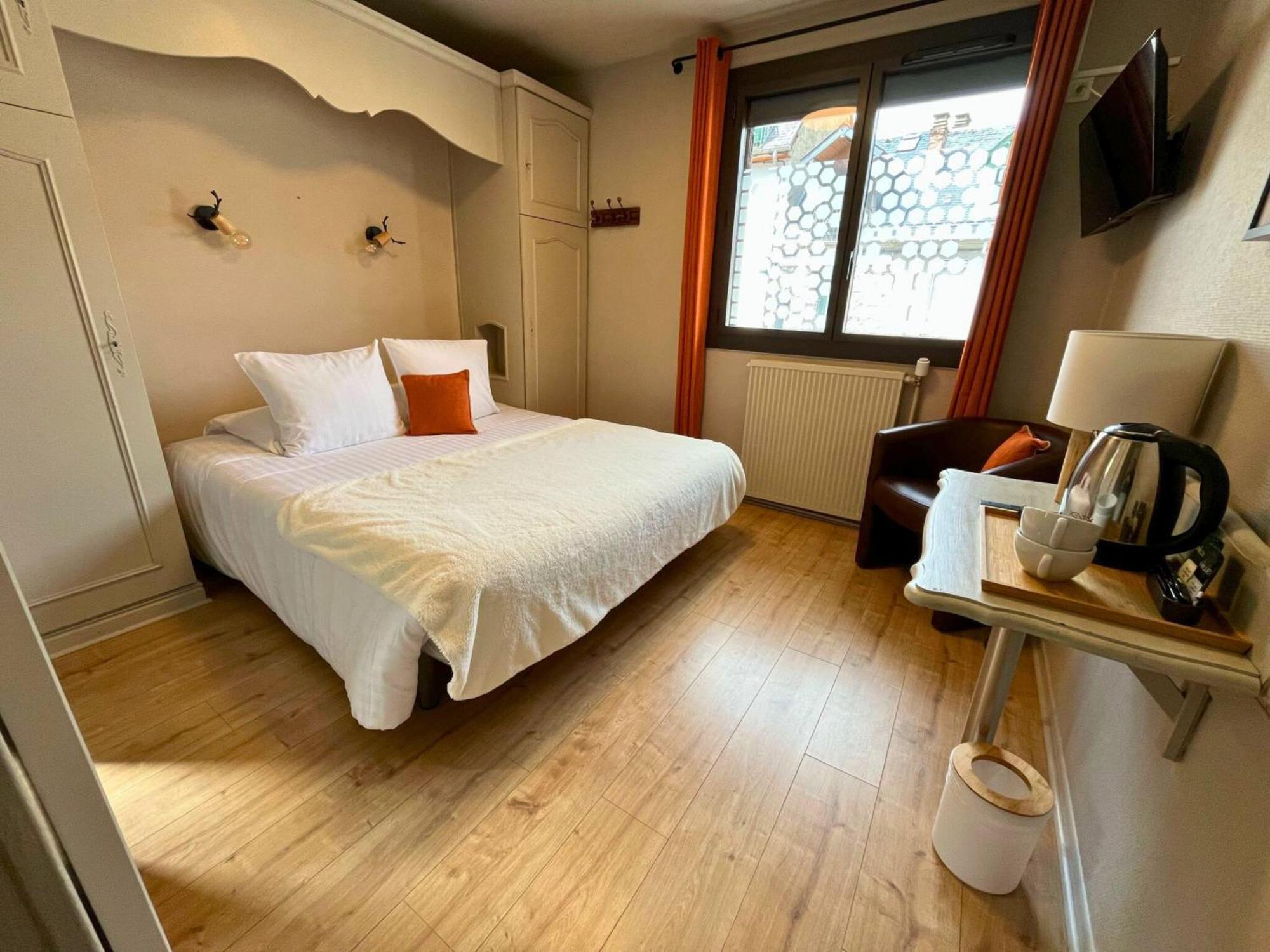 Hotel La Rencluse Saint-Mamet Exterior photo